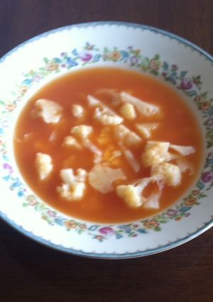 Una foto de Sopa de coliflor con queso