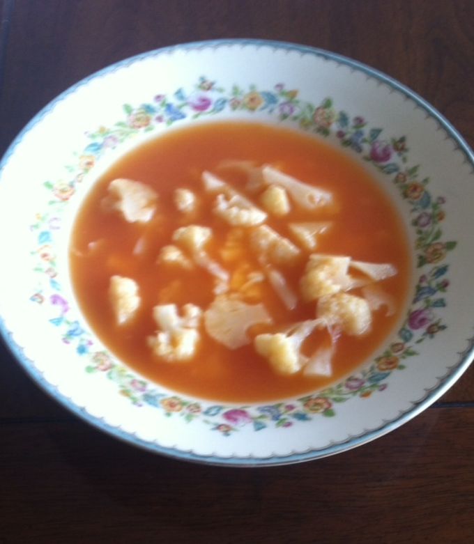 Una foto de Sopa de coliflor con queso