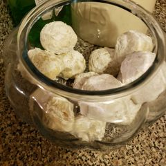 A picture of Butter pecan snowball cookies (Mexican wedding cookies).