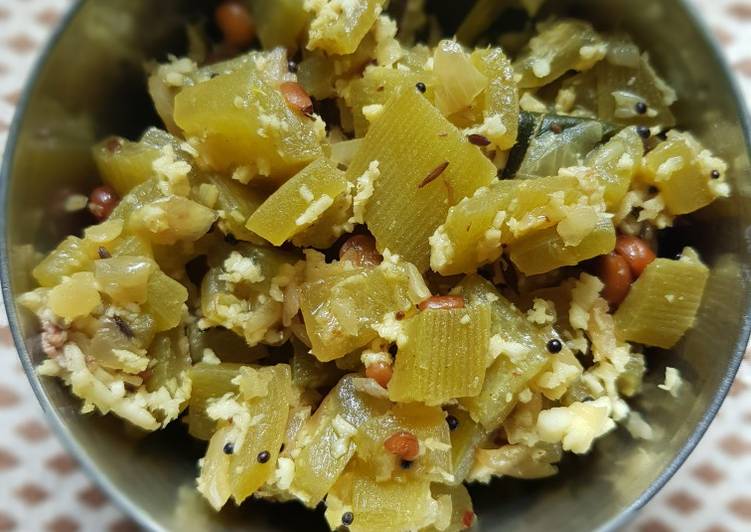 Recipe: Delicious Snakegourd /Podalangha Poriyal