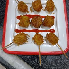A picture of Cheesy potatoes rools.