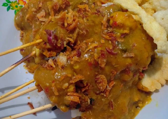 013. Sate padang