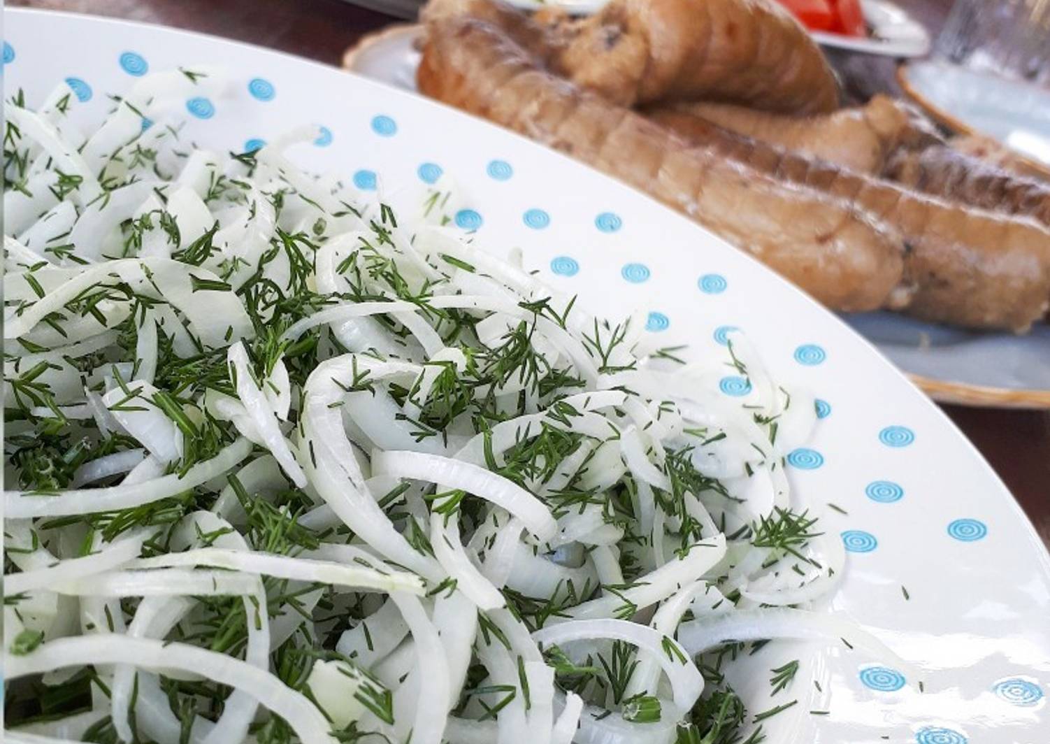 Луковая закуска. Запеченный лук. Луковая закуска. Закуска из помидор с луком. Лук в кулинарии.