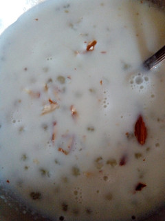 साबुदाणा खीर (sabudana kheer recipe in marathi) रेसिपी चे मुख्य फोटो