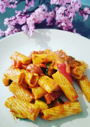 Une photo de Pâtes aux légumes grillés et chorizo 🌻