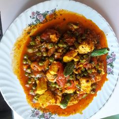 A picture of Matar Paneer.