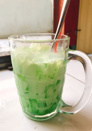 Hình của món Sâm dứa thạch sương sáo trắng.