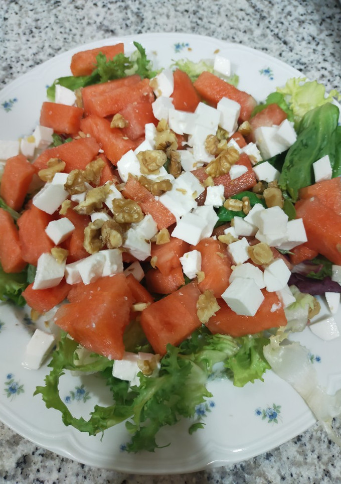Una foto de Ensalada de sandía y queso fresco