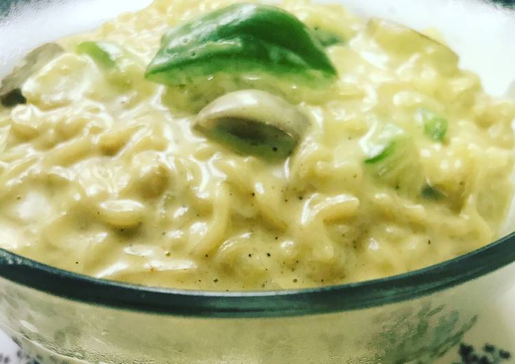 Maggi in white sauce