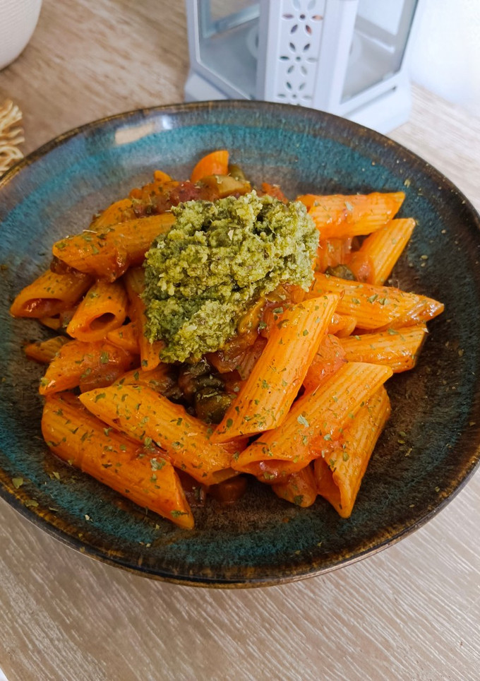 Una foto de Pasta a la Puttanesca // Puttanesca Recipe