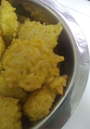 Una foto de Buñuelos de arroz con curry
