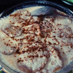 A picture of Lentil fritters in yoghurt.