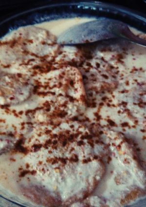 A picture of Lentil fritters in yoghurt.