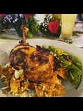 Pollo rostizado con farfaille en salsa ragú