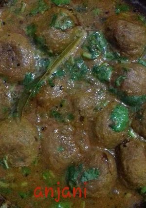 कच्चे केले की कोफ्ता करी रेसिपी मुख्य फोटो