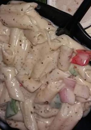 A picture of Creamy pasta.