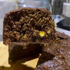 A picture of Date and Pistaccio Cake.
