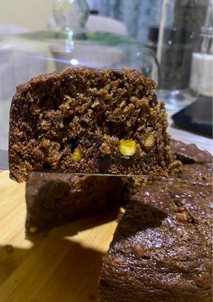 A picture of Date and Pistaccio Cake.