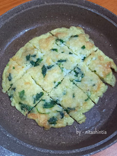Foto resep MPASI 1+ (Omelette Bayam Nasi) - menu utama