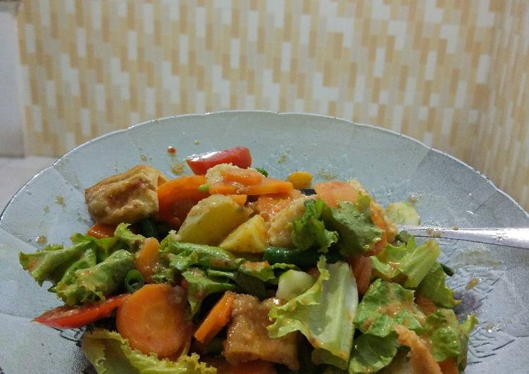 Resep Gado-gado(Vegetables salad with peanut sauce) Lezat Sekali