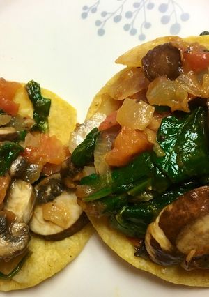 Una foto de Tostadas de Champiñones 👍