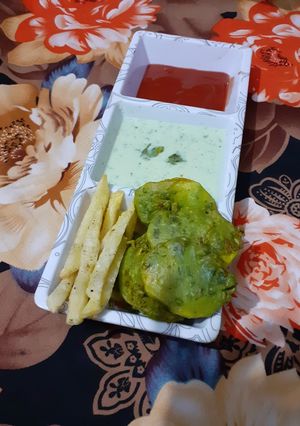 A picture of Green potato Pakorda.