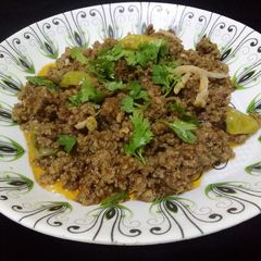 A picture of Shinwari beef tomato qeema karahi.