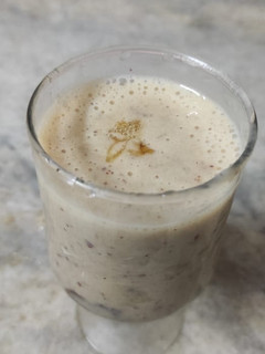 வாழைப்பழம் மில்க்ஷேக் / Banana milk shack reciep in tamil செய்முறை முக்கிய புகைப்படம்