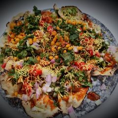 A picture of Khichiya masala papad.