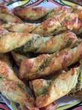 Bastones de pesto y parmesano
