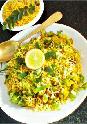 #દૂધ લીલા વટાણા નો ચેવડો રેસીપી મુખ્ય ફોટો