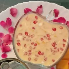 A picture of Fruity fruit-custard.