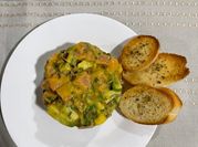 Una foto de salsa de mango para pescado