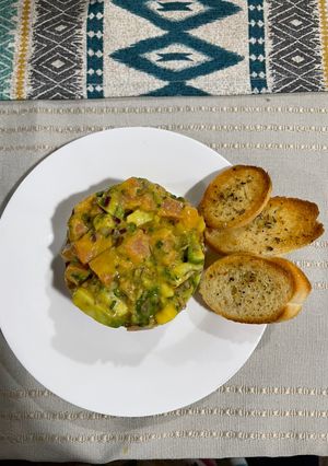 Una foto de Tartar de Salmón