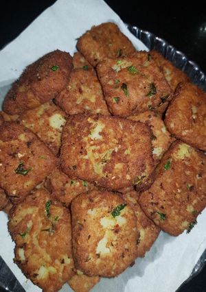 A picture of Besan allu snacks.