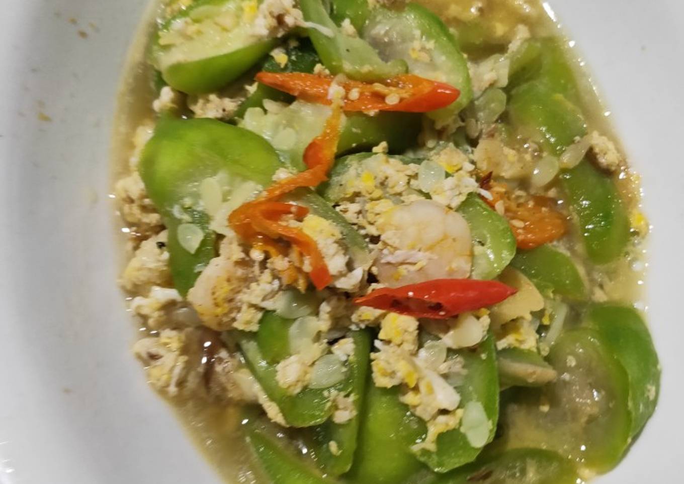 Tumis oyong udang telur bebek