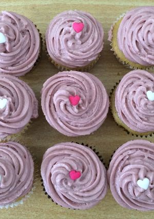 Foto resep Vanilla Cupcakes with Blueberry Cream Cheese Frosting