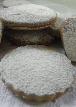 Una foto de Mantecados o polvorones navideños con harina tostada