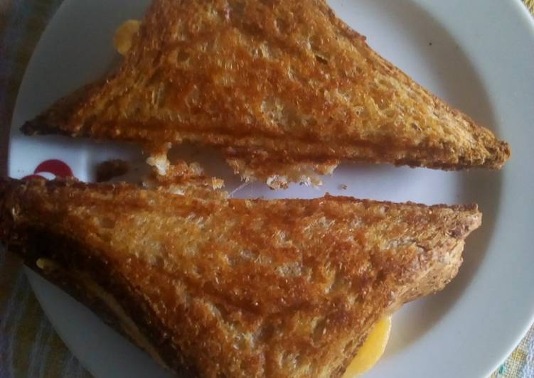 Egg and cheddar toasted sandwich