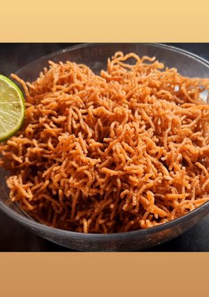 शिंगाडा शेव (shingada sev recipe in marathi) रेसिपी चे मुख्य फोटो 