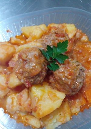 Una foto de Albóndigas con salsA