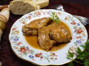 Una foto de conejo en su salsa