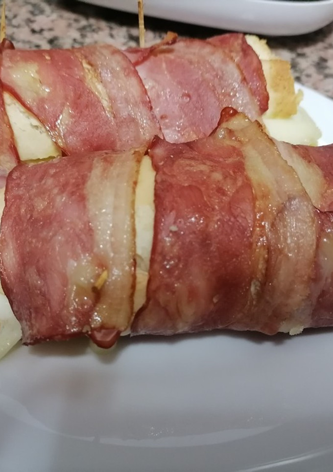 Una foto de Baguette bacon queso