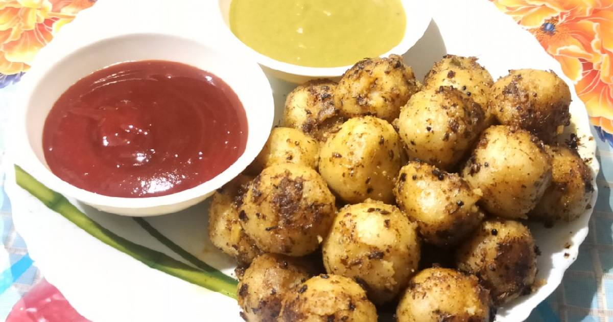 इंस्टेंट सूजी बॉल्स (instant sooji balls recipe in Hindi) रेसिपी बनाने