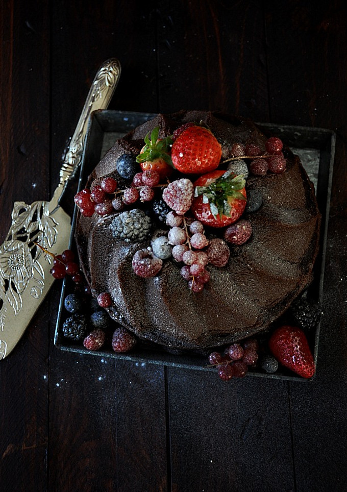 Una foto de Bundt cake bizcocho de chocolate con mayonesa