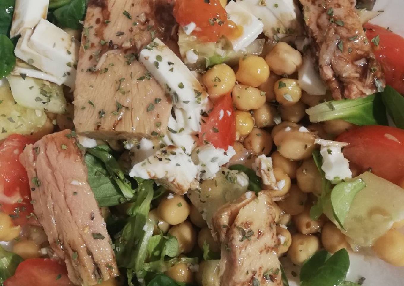 Ensalada de garbanzos y ventresca