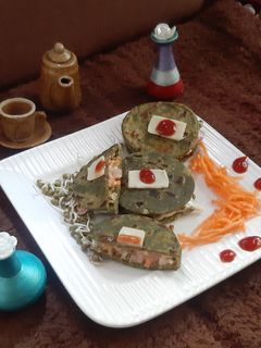 डिस्को पराठा सैंडविच (paratha sandwich recipe in marathi) रेसिपी चे मुख्य फोटो