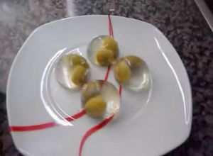 Foto principal de Bolitas de vermouth con gelatina