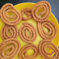 A picture of Baked daal chakli.