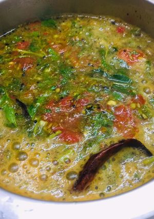 A picture of Ponnangane spinach rasam.